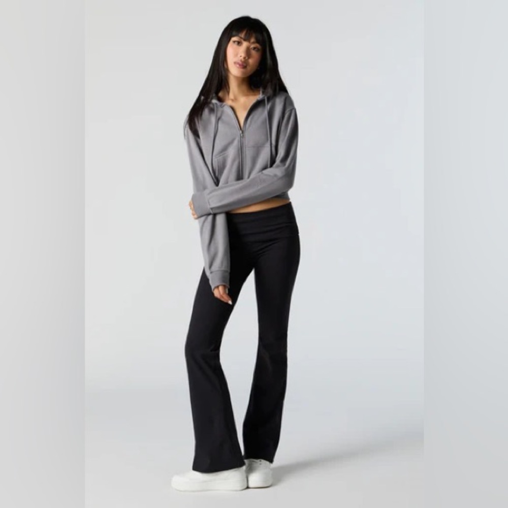 Refuge gray sweater zip up cropped size small hoodie
